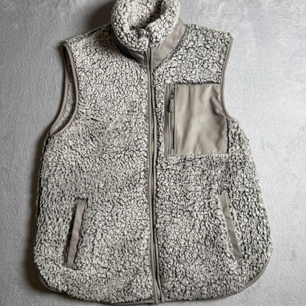 Abercrombie & Fitch Women’s Large Gray Sherpa Vest